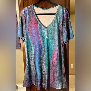 Short sleeved tunic with a vertical slowing patters of rainbow colours